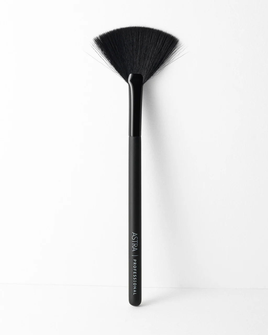 ASTRA FACE POWDER MAKEUP BRUSH